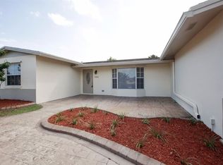 9401 NW 19th St, Hollywood, FL 33024