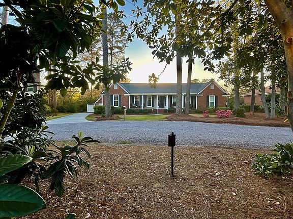 5th image of 419 Dorchester Drive