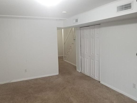 3rd image of 12863 Town And Four Parkway Dr