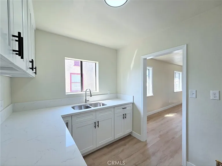 5552 Lewis Ave — Photo 9