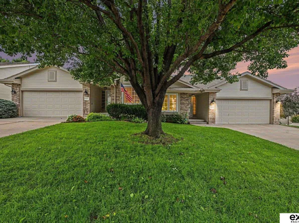 16609 Monroe St, Omaha, NE 68135