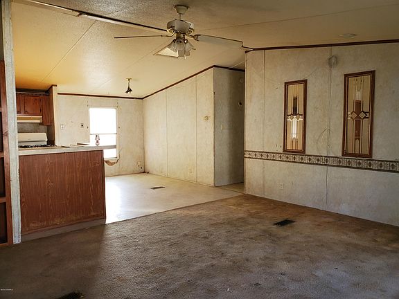3rd image of 4043 Calle Estados