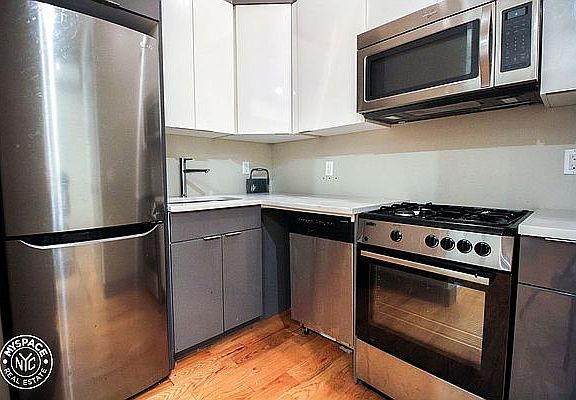 2nd image of 337 Melrose St #2G