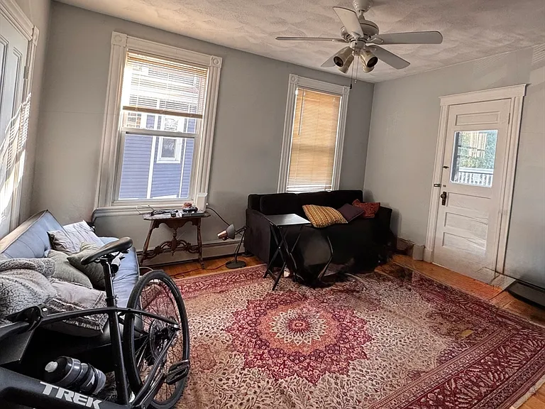 17 Farragut Ave #2 — Photo 9