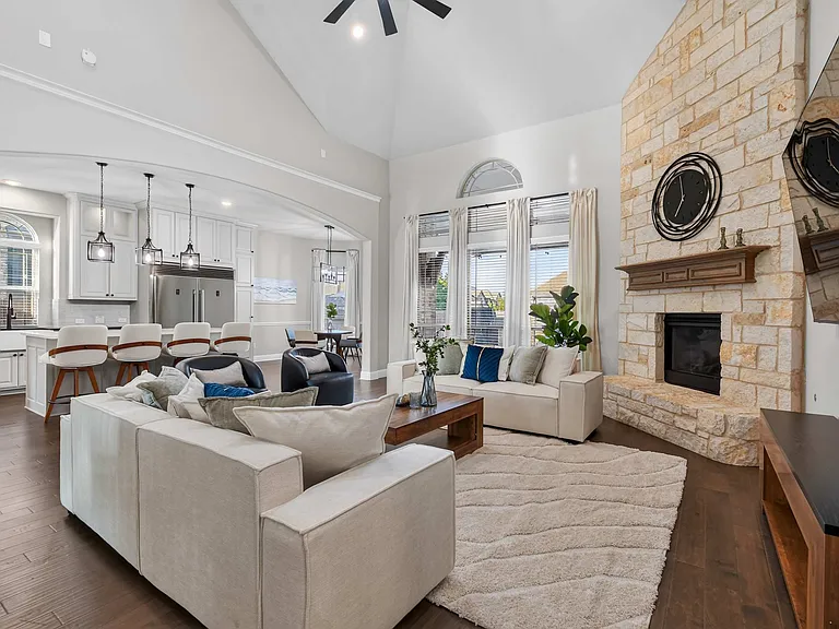 2626 Flat Bush Ave — Photo 3