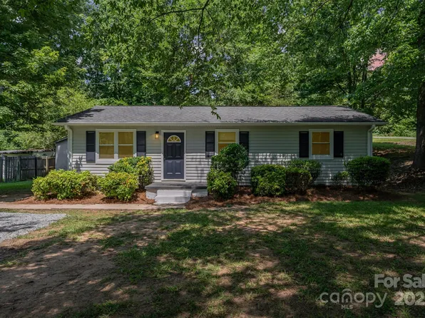 3724 Patricia Dr NW, Concord, NC 28027