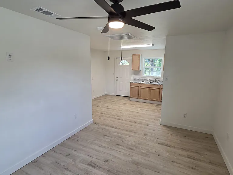 602 S 26th St — Photo 10