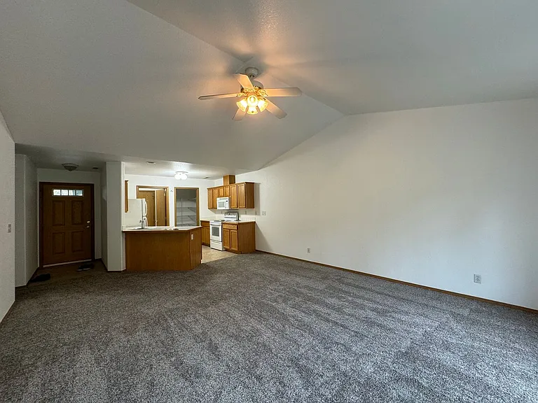 3265 NE Johnson St — Photo 5