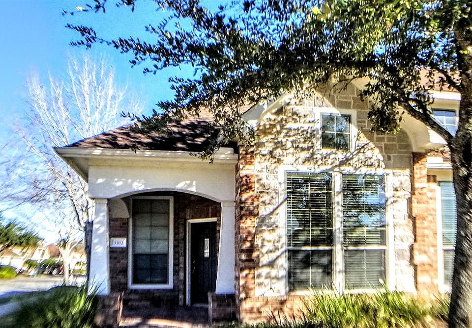 1st image of 3302 Knollcrest Ln