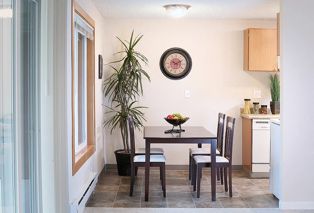 Hill Crest Apartments — Photo 3