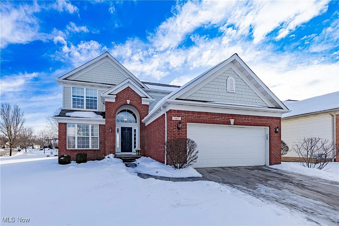 347 Lexington Cir photo 1