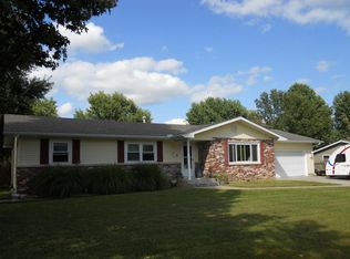 807 E Walnut St, Aurora, MO 65605