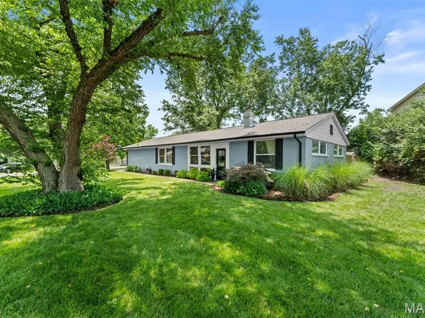 10 Crabapple Ct, Saint Louis, MO 63132