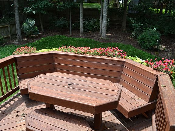 Built-in seating on the deck