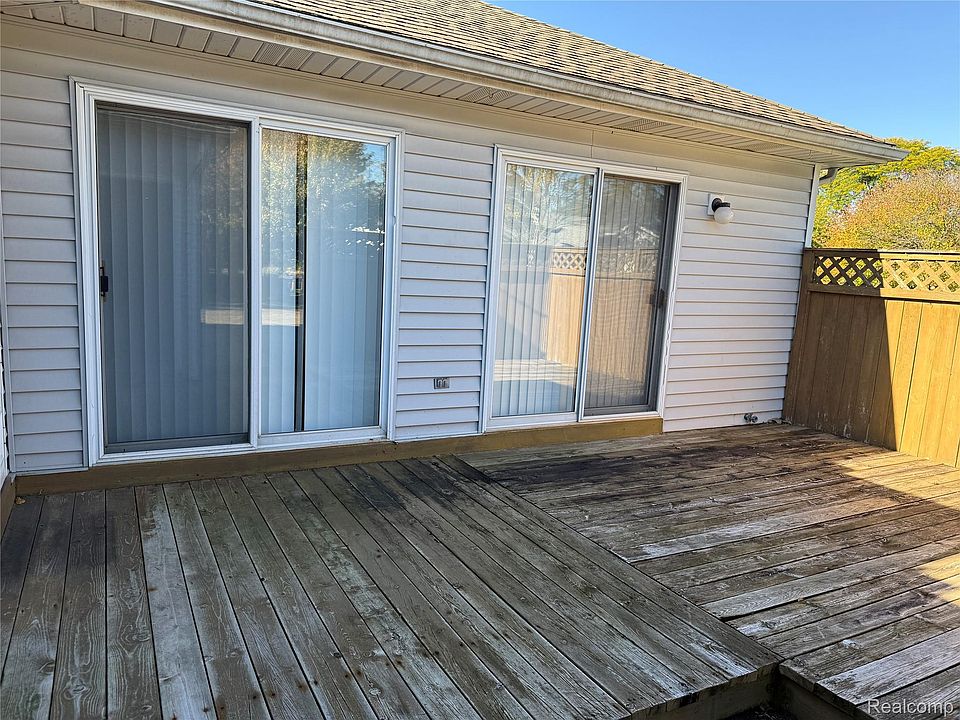 9473 Marina Dr, photo 6