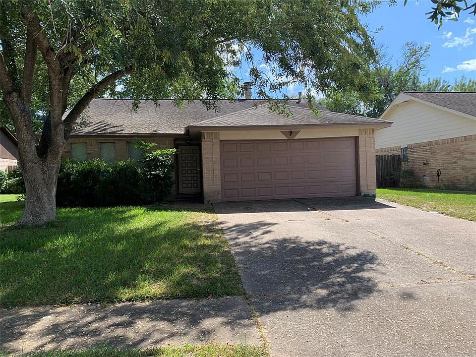 1st image of 16211 La Terra Dr