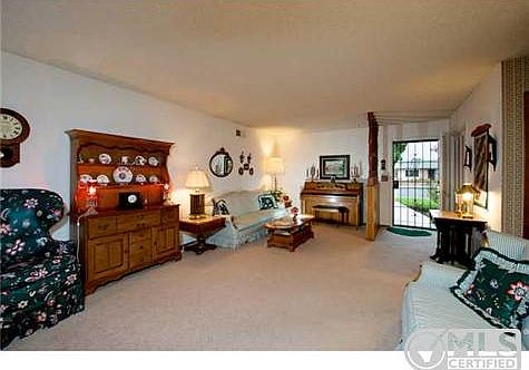 4th image of 853 Hale Ct