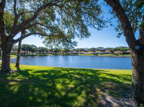 176 E Tall Oaks Circle, Palm Beach Gardens, FL 33410