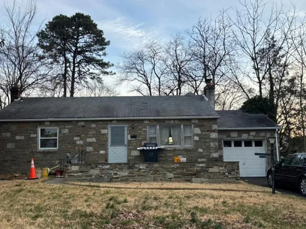 999 Woodland Dr, Southampton, PA 18966