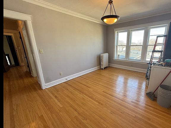 4th image of 3943 N Kostner Ave #2F