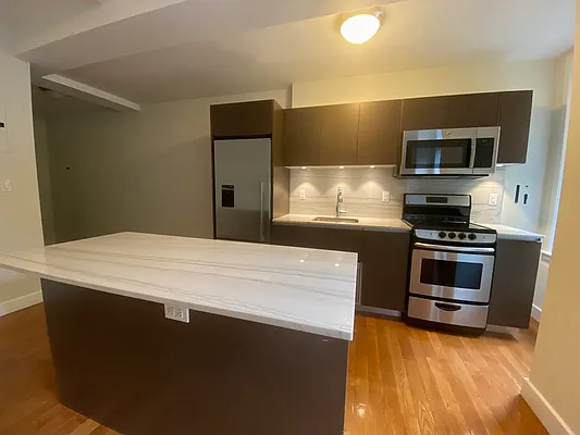 Rented by Stonehenge NYC LLC | media 13