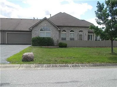 7710 Briarstone Dr photo 1