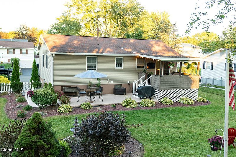 4th image of 20 Crestone Road