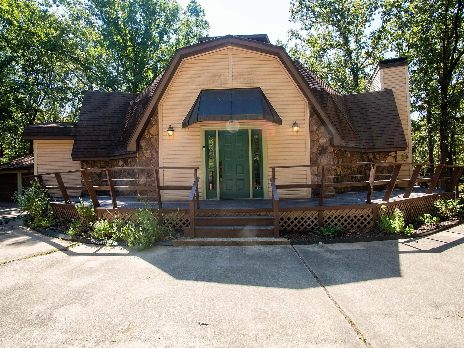 3 bed, 2.5 bath, 3221 sqft, $2,950 — Photo 2