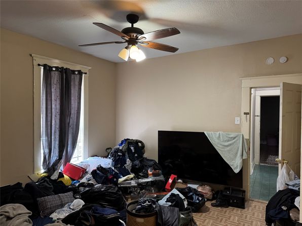 Additional property image - 608 S Willomet Ave, Dallas, TX 75208