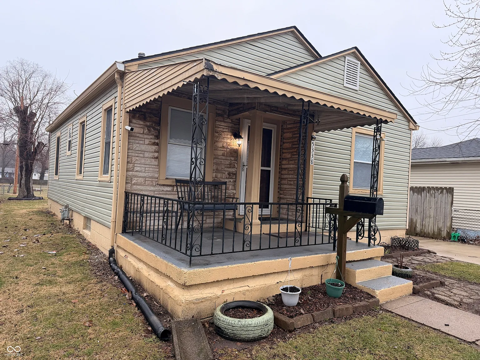 5338 Brookville Rd photo 1