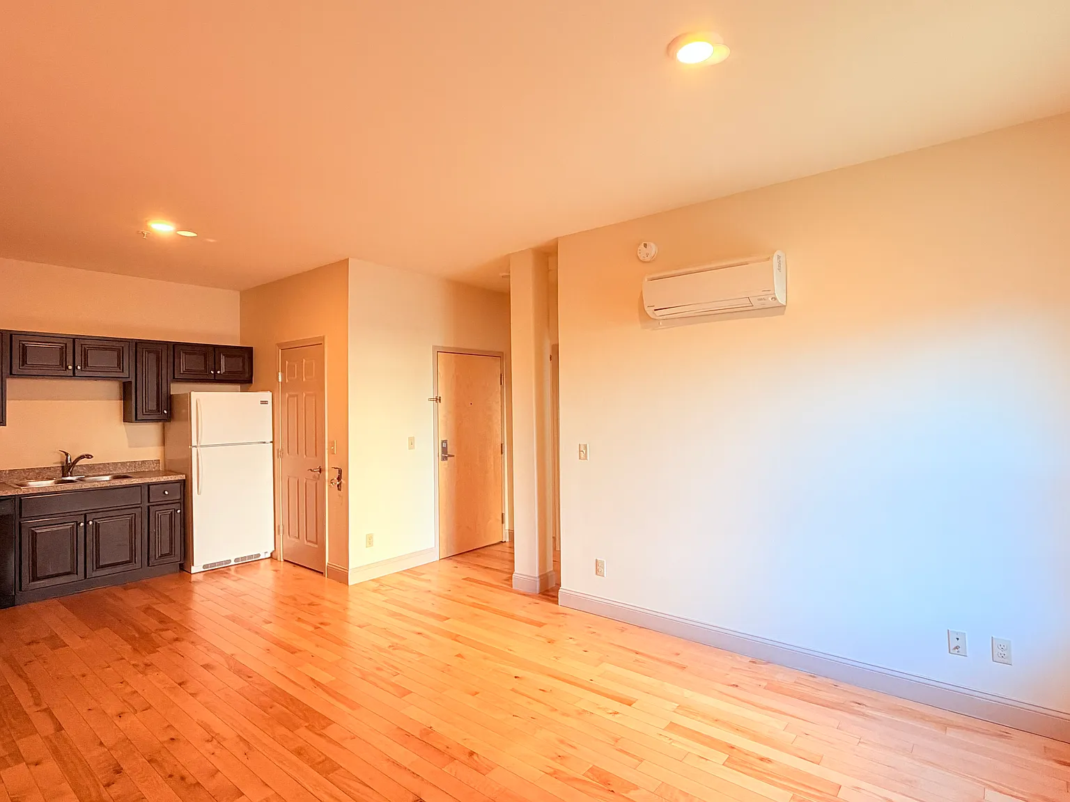 2 bed, $2,300 — Photo 4