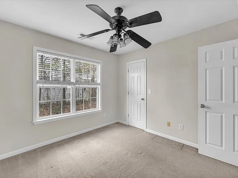 2029 Jackson St — Photo 15