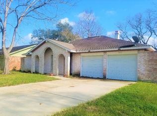 5011 Shady Oaks Ln, Friendswood, TX 77546