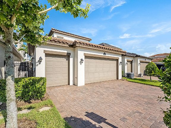 4th image of 2713 Rodina Dr