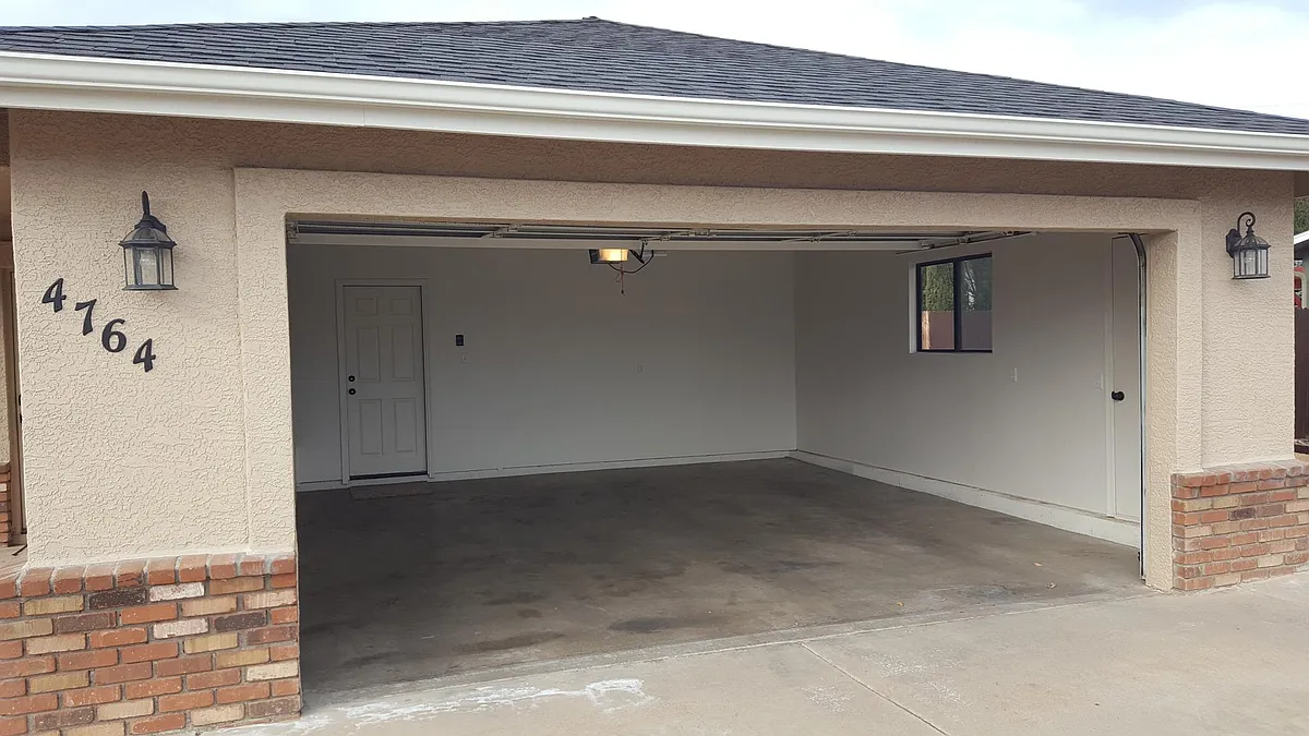 Building Photo - 4764 N Noel Dr