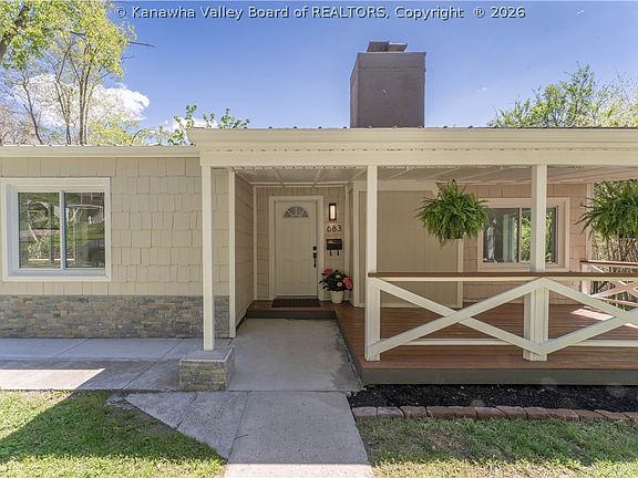 3rd image of 683 Forest Cir