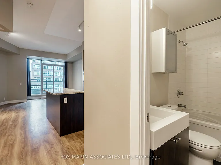 112 George St S #S403 — Photo 18