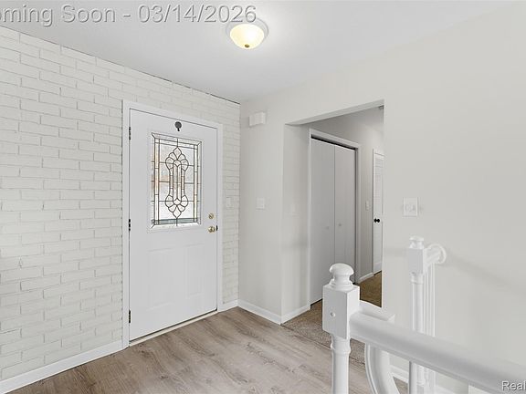 5th image of 978 Ridge Ct