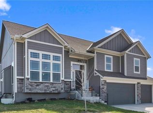 811 W Rader St, Lone Jack, MO 64086