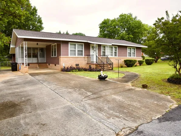 209 N Washington St, Calhoun Falls, SC 29628