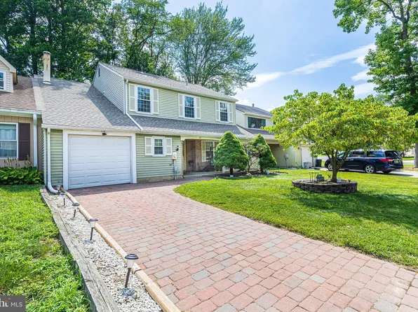 67 Wynnewood Dr, Voorhees, NJ 08043