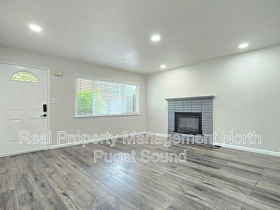 4th image of 19122 3rd Dr SE Unit A