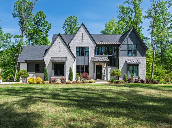 1424 Lake Adventure Ct, Raleigh, NC 27613