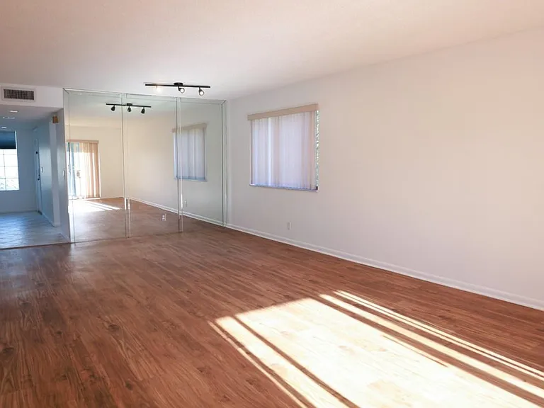 428 Lakeview Dr #201 — Photo 7