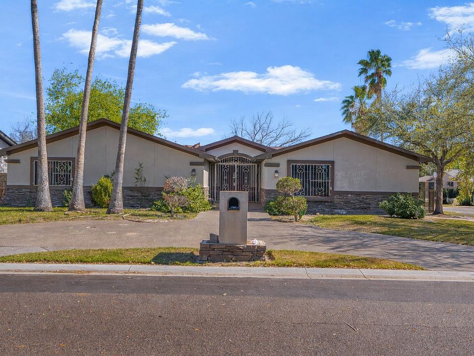 1st image of 301 Esperanza Dr