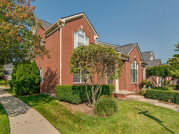 2nd image of 5101 Tamara Cir