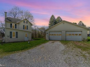 2392 Mountain Rd, Manheim, PA 17545