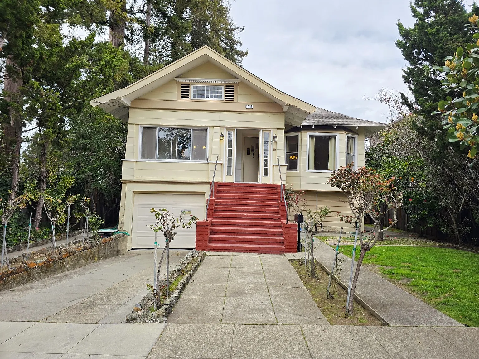 1016 Cabrillo Ave photo 1