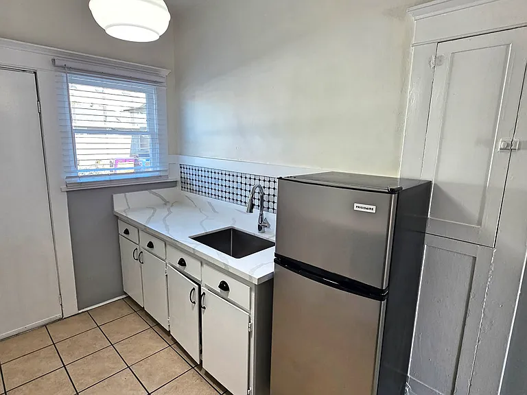 242 Gaviota Ave — Photo 7