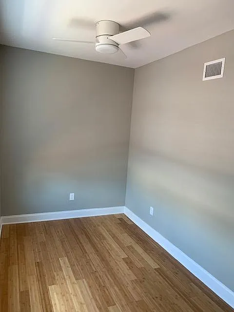 1513 Catharine St — Photo 3